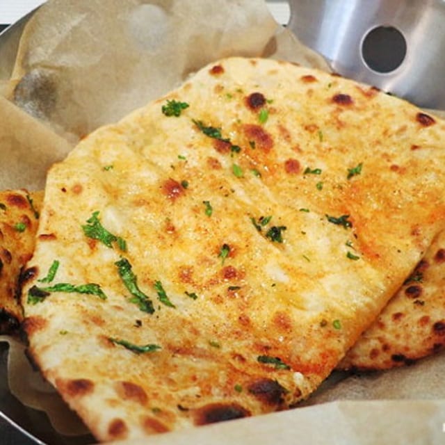 Garlic cheese naan.